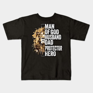 Man of God, Jesus, Lion Dad, Christian Dad, Bible Verse Kids T-Shirt